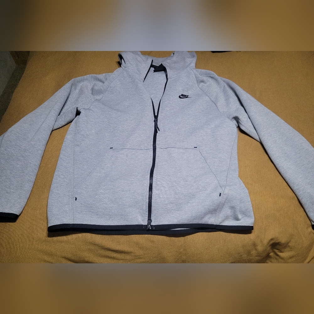 Nike Gray Zip-Up Hoodie - Picture 2 of 9